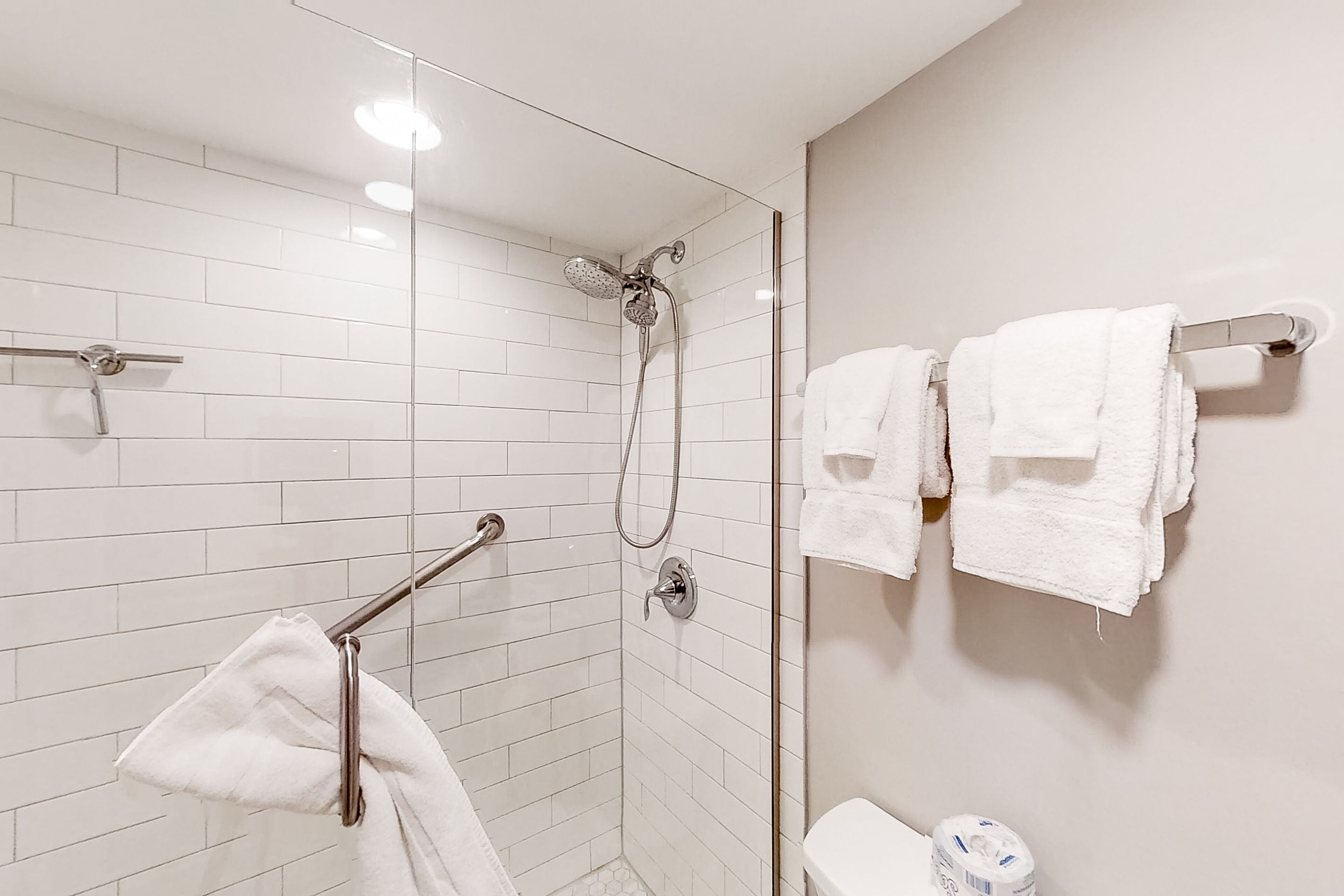 Condo, Multiple Beds, Balcony, Garden View (2120 Beach Wood) | Bathroom | Towels