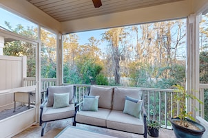 Casa adosada, varias camas, patio, vistas al jardín (Mariner's Landing 602) | Vistas desde la habitación