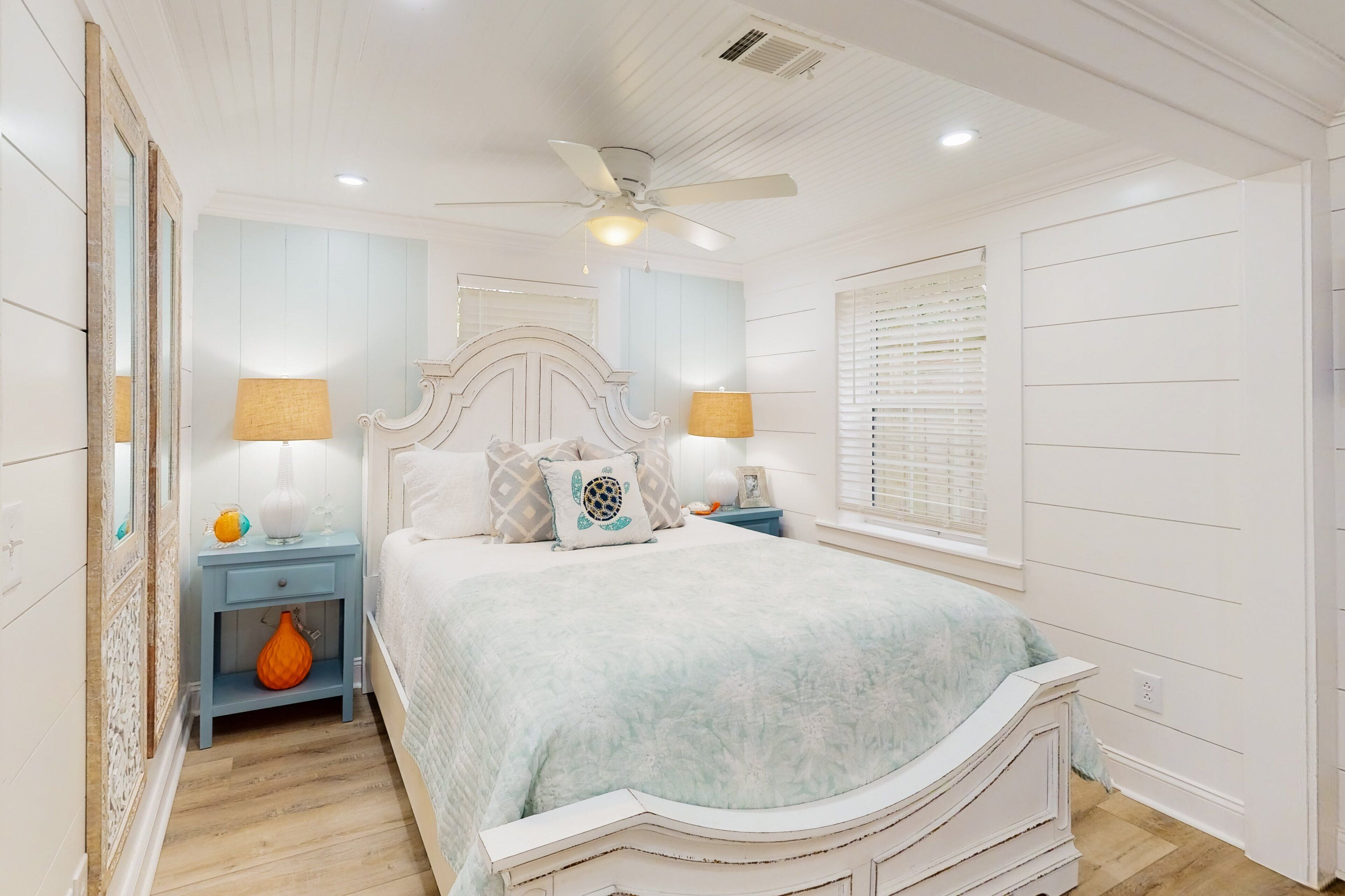 House, 1 Queen Bed, Kitchen, Garden View (Jewel's Cottage) | 1 bedroom, bed sheets