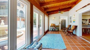 Ev, Birden Çok Yatak, Veranda, Bahçe Manzaralı (Villa Vista Main House) | İç mekân