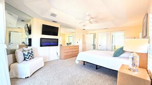 House, Multiple Beds, Pool Access, Pool View (Captain's Key Waterside Retreat) | 3 bedrooms - Captain's Key Waterside Retreat - Boat Dock! Awesome Pool! (Palm Coast)