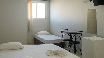 Dreibettzimmer | Kostenloses WLAN, Bettwäsche