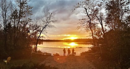 Lakeside Memories Await at Trenanthia's Cahoots