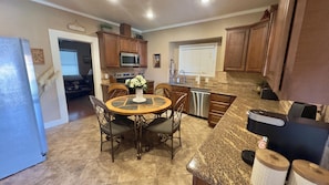 Mikroaaltouuni, uuni, liesi, astianpesukone