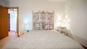 1 bedroom, iron/ironing board, Internet, bed sheets