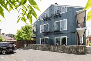 Exterior - Charming Mt. Adams 1BR in Prime Location! (Cincinnati)