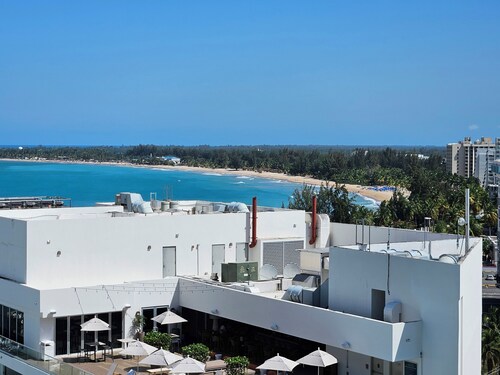 Isla Verde beachfront jewel/ cozy apartment/ steps to the water/  amazing views