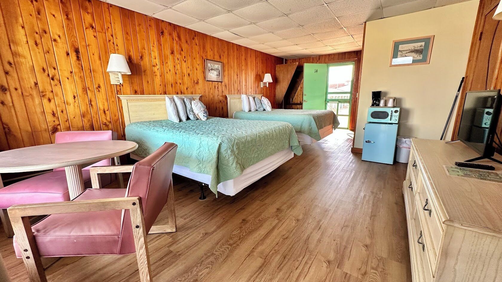 Classic Room, 2 Queen Beds, Poolside | Free WiFi