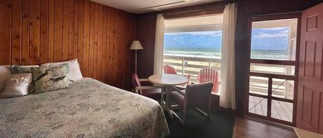 Chambre Supérieure, 1 trÚs grand lit, patio, en front de mer | Wi-Fi gratuit