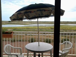 Outdoor dining - Ocean view apartment, pets allowed, private parking (La Faute-sur-Mer)