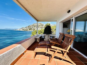 Terrace/patio - Beachfront apartment, direct access, 2 bedrooms (Roses)