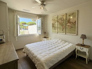 4 bedrooms, free WiFi - Family villa 100m from beach with pool (Le Barcarès)