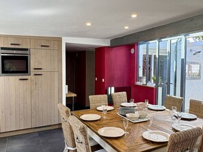 Dining - Family villa 100m from beach with pool (Le Barcarès)