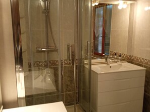 Bathroom - Village house with air conditioning, terrace, 6-8 pers, Canet-en-Roussillon (Canet-en-Roussillon)