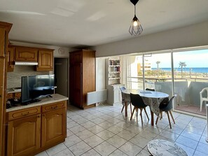 Interior - Charming T2 with parking, WiFi, near the beach (Le Barcarès)