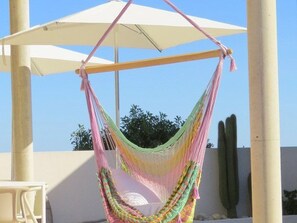 Property grounds - Luxurious Sea-Facing Villa with Heated Pool - 4 Bedrooms, Private Beach Access (Le Barcarès)