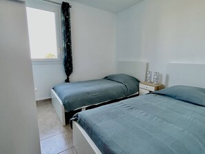 2 bedrooms, free WiFi - Modern T3 apartment near the beach - 4 people (Le Barcarès)