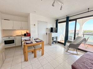 Interior - Apartment for 4 with pool and parking in Le Barcarès (Le Barcarès Coudalère)