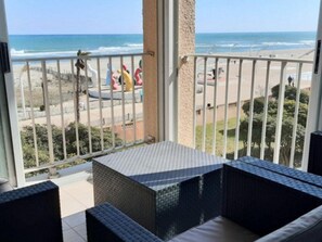 Property grounds - Duplex T3 apartment beach access, parking, barbecue (Le Barcarès)
