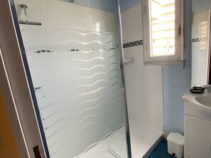 Bathroom - Sunny T2 with AC and parking near Canet Beach (Canet-Plage)