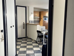 Interior - Cozy T2 apartment 50m from the beach with balcony (Canet-en-Roussillon)