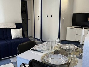 Dining - Cozy T2 apartment 50m from the beach with balcony (Canet-en-Roussillon)