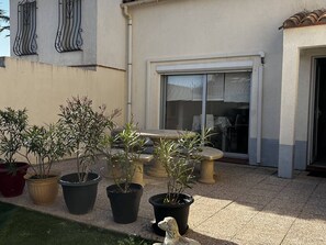 Terrace/patio - Modern house with private courtyard and secure parking (Canet-en-Roussillon)