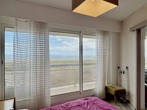 1 bedroom - Air-conditioned T2 in Barcarès with direct beach access and parking (Le Barcarès)
