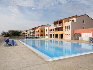 Pool - Stunning Duplex with Pool, Tennis Court, and Terrace near Beach (Le Barcarès)