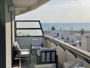 Property grounds - Modern apartment with AC 100 m from the beach for 6 pers (Le Barcarès)