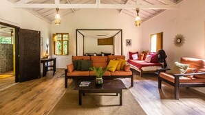 Deluxe Double Room, Garden View | Ruang tamu