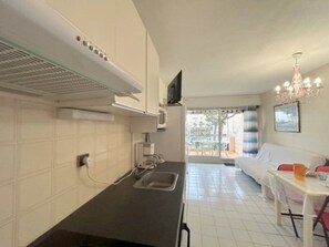 Interior - Ground Floor Apartment with Beach Access, Parking, and Terrace (Le Barcarès)