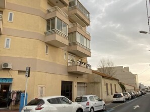 Exterior - 3-room apartment with air conditioning and parking in central Canet-Plage (Canet-Plage)