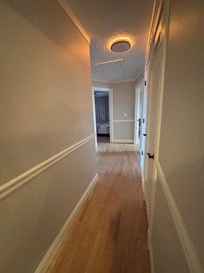 Interior - A peaceful 3-bedroom house in beautiful downtown Rogers (Rogers)