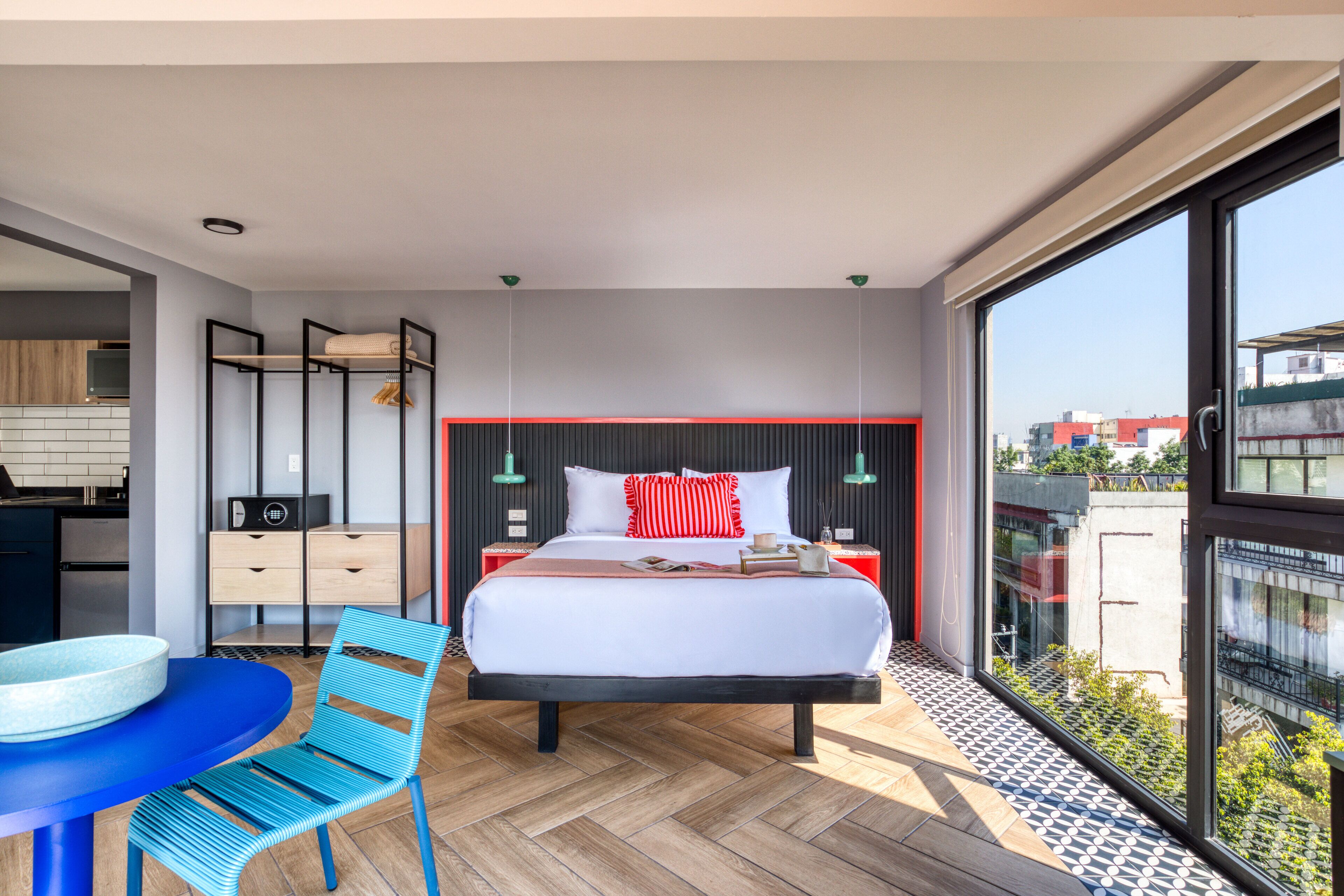 Suite estudio presidencial | Caja de seguridad en la habitación y decoración personalizada 