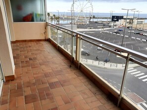 Property grounds - Renovated 2-bedroom apt facing sea, balcony, 4 pers (Canet-Plage)