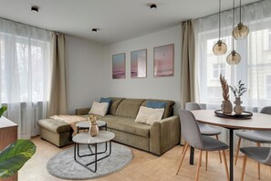 TV - Beautiful 2-bedroom apartment in charming Gdańsk in the old town (Gdańsk)