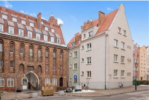 Exterior - Beautiful 2-bedroom apartment in charming Gdańsk in the old town (Gdańsk)
