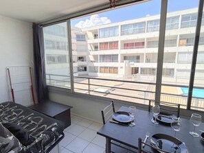 Dining - Family apartment near beach with shared pool (Le Barcarès)