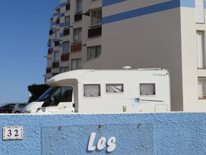 Property grounds - Beachfront Studio with A/C, Parking & Terrace (Le Barcarès)