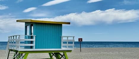 Una spiaggia nelle vicinanze