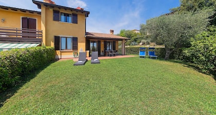 Detached house with stunning lake view and private garden