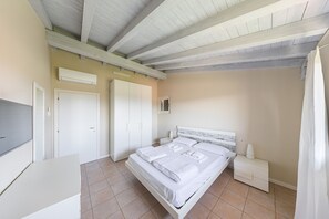 3 chambres, fer et planche à repasser, lit parapluie, Wi-Fi gratuit