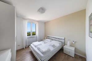 3 Schlafzimmer, Bügeleisen/Bügelbrett, Reisekinderbett, kostenloses WLAN