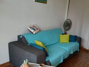 TV - Studio Cabin Canet Beach for 4 – Elevator, Marina View (Canet-en-Roussillon)