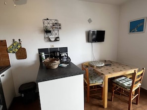Dining - Studio Cabin Canet Beach for 4 – Elevator, Marina View (Canet-en-Roussillon)
