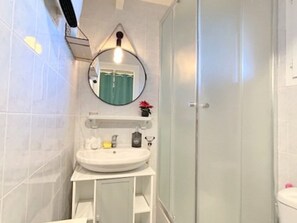 Bathroom - Peaceful apartment near the sea with parking (Le Barcarès)