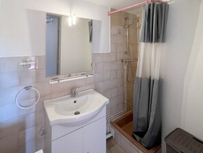 Bathroom - Charming T2 with mezzanine and parking in Le Barcarès (Le Barcarès)