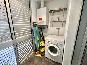 Interior - Central Apartment in Roses, Close to Beach, Shops, and Bus Station (Roses)
