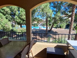 Outdoor dining - Air-conditioned Duplex T3 with WiFi and parking in Canet-en-Roussillon (Canet-en-Roussillon)